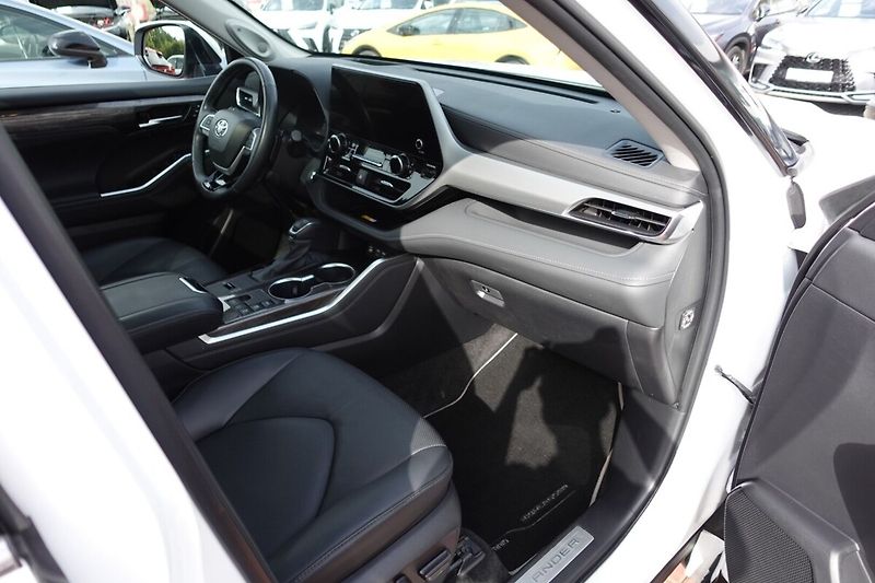 Toyota Highlander 2,5HSD Executive + Skyview (Pr - fotka 14 z 38