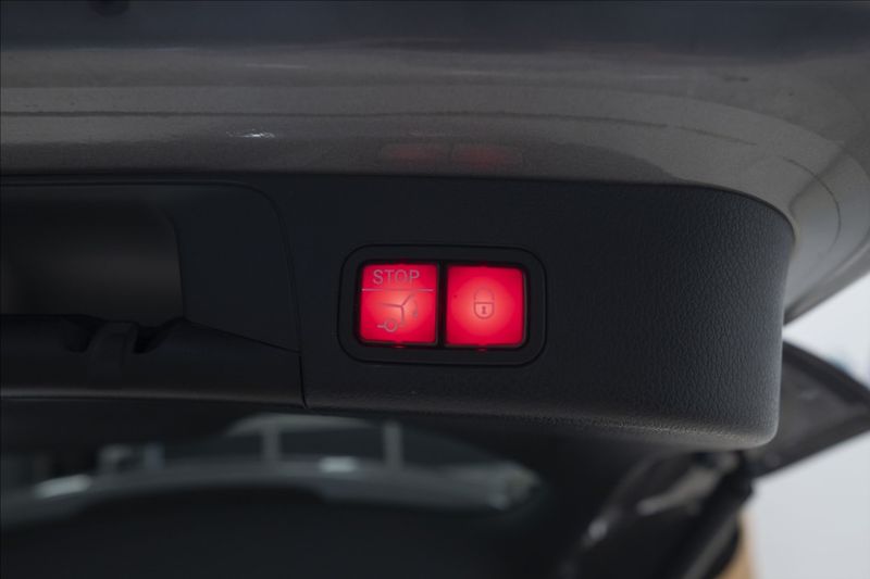 Mercedes-Benz GLB 2,0 200d 4MATIC NAVI KAMERA ČR - fotka 47 z 47