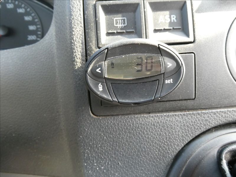 Volkswagen T5 California 2,5 TDi 96kW obytný vůz - fotka 35 z 49