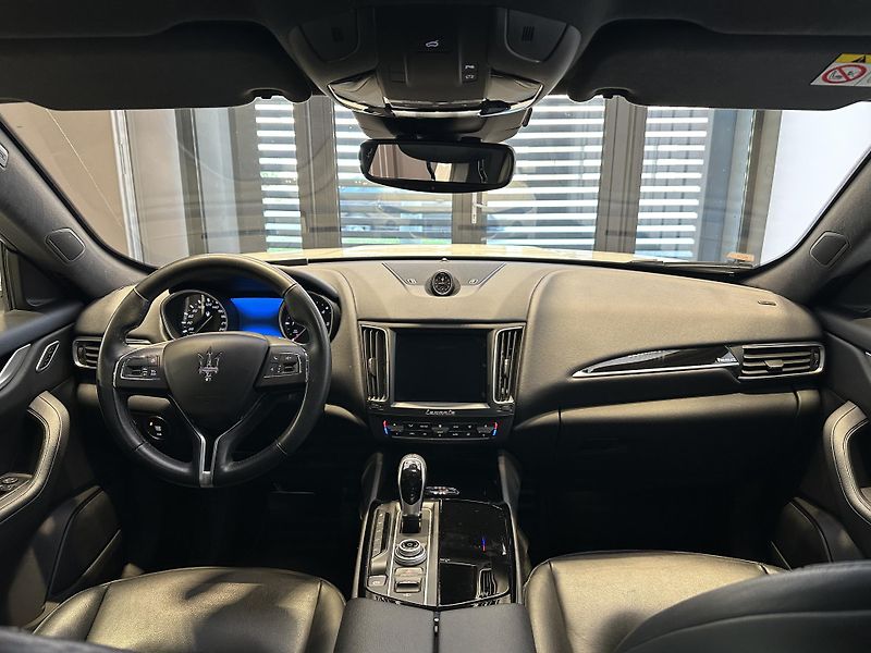 Maserati Levante (2018) Diesel 275HP - fotka 12 z 18