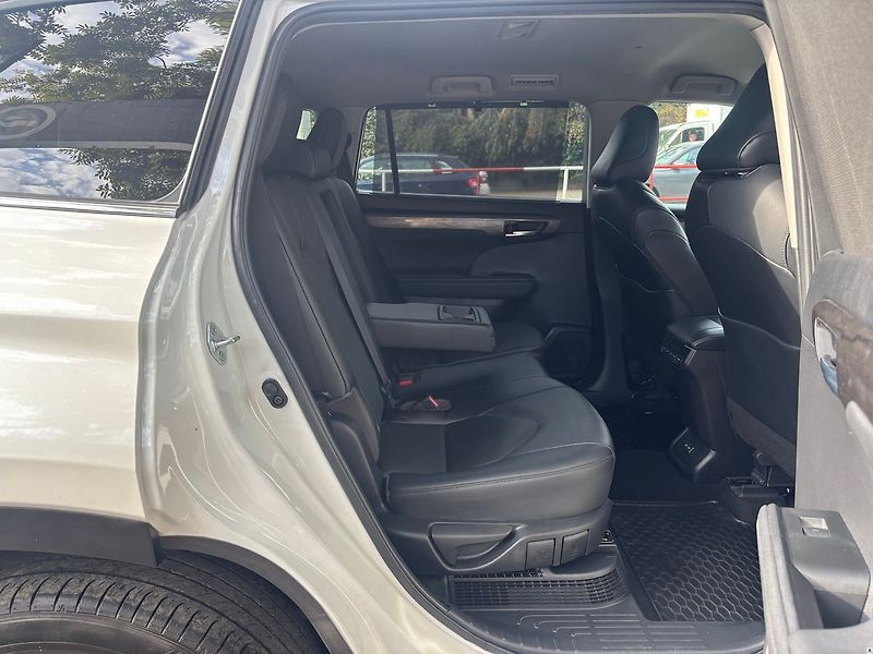 Toyota Highlander 2.5HEV e-CVT.CZ.DPH.PRESTIGE.1 - fotka 18 z 40