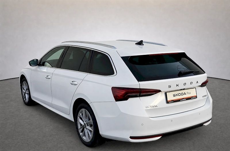 Škoda Octavia (2025) Combi Top Selection 1,5 Tsi 11 - fotka 35 z 39