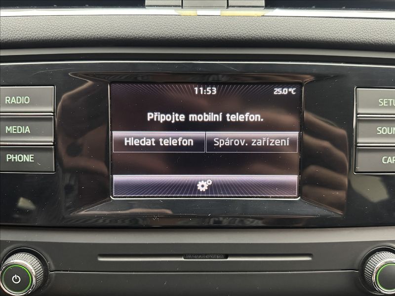 Škoda Octavia 1,6 TDi DPH KLIMA SENZORY ČR - fotka 13 z 30