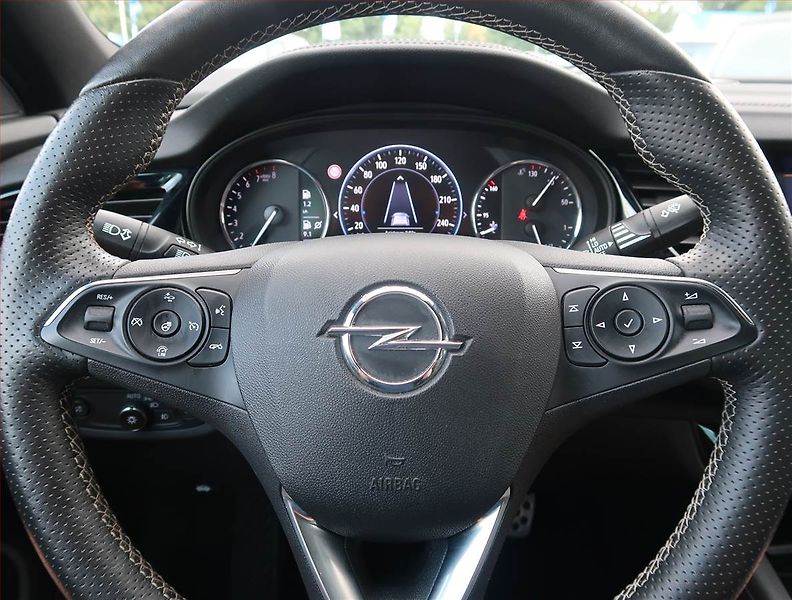Opel Insignia (2020) 2.0 Turbo , Automat - fotka 16 z 23