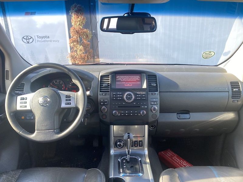 Nissan Navara 3.0D, V6, automat, tažné, 4x4 - fotka 10 z 17