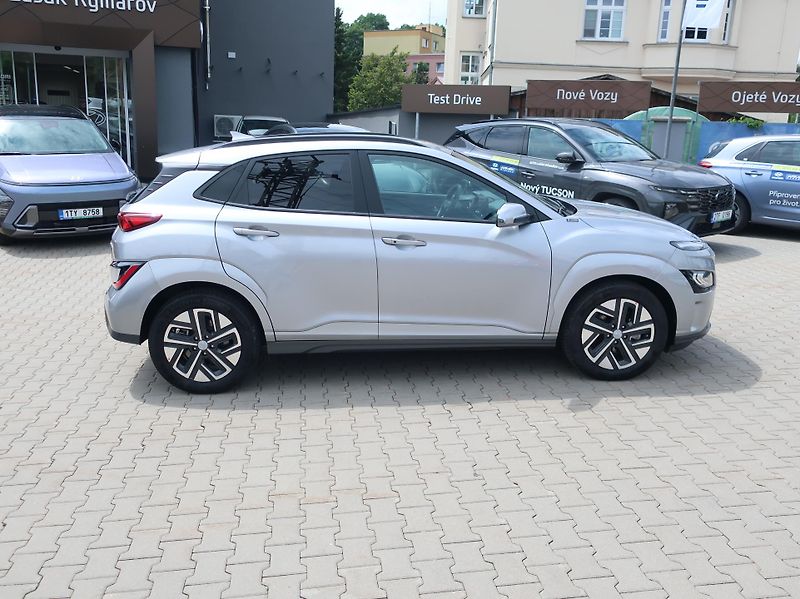 Hyundai Kona 65kWh-150KW POWER STYLE HEADUP - fotka 8 z 32
