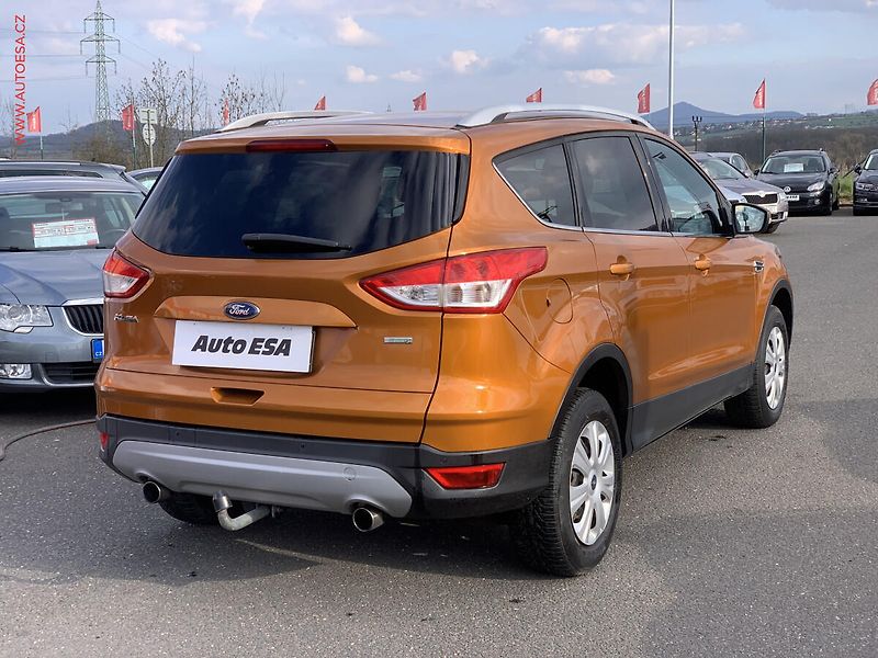 Ford Kuga (2015) 1.5 EB, AC, TZ, park.čidla - fotka 6 z 19