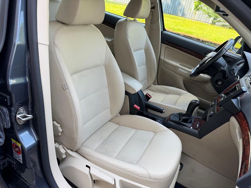 Škoda Octavia 2,0 TDi combi / servis.kn. / - fotka 22 z 37