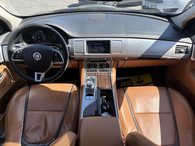 Jaguar XF (2012) Jaguar XF 2012 - fotka 14 z 17