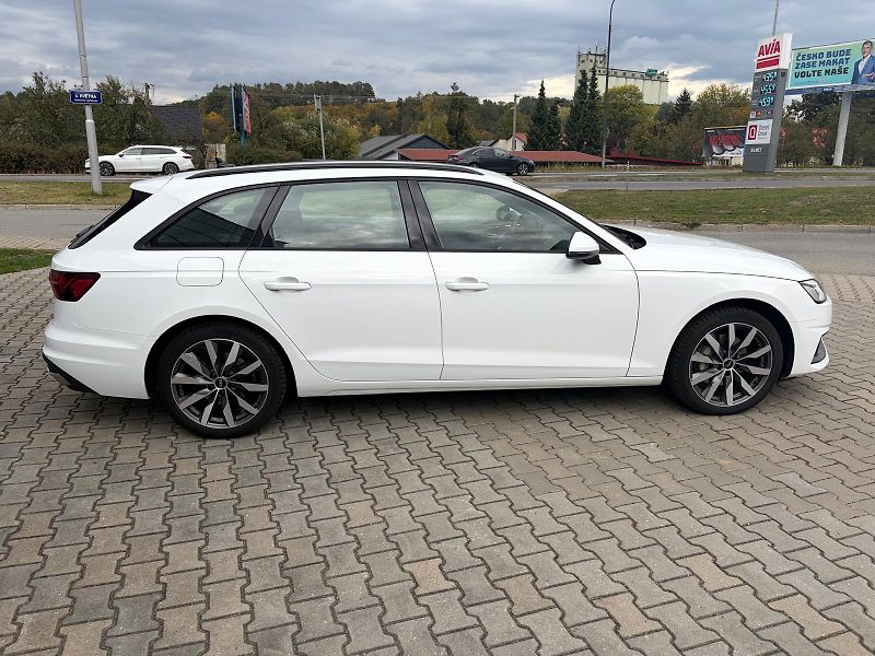 Audi A4 Avant (2023) - fotka 6 z 12