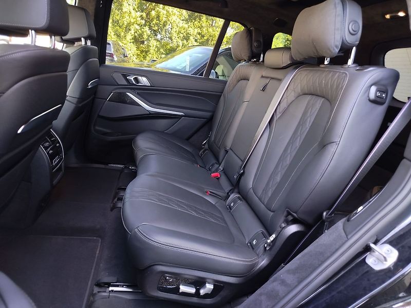 BMW X7 xDrive40d - fotka 21 z 38