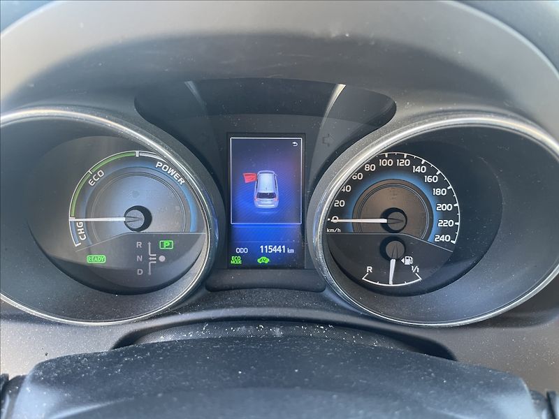 Toyota Auris 1,8 E-CVT Hybrid CZauto 1maj D - fotka 16 z 37