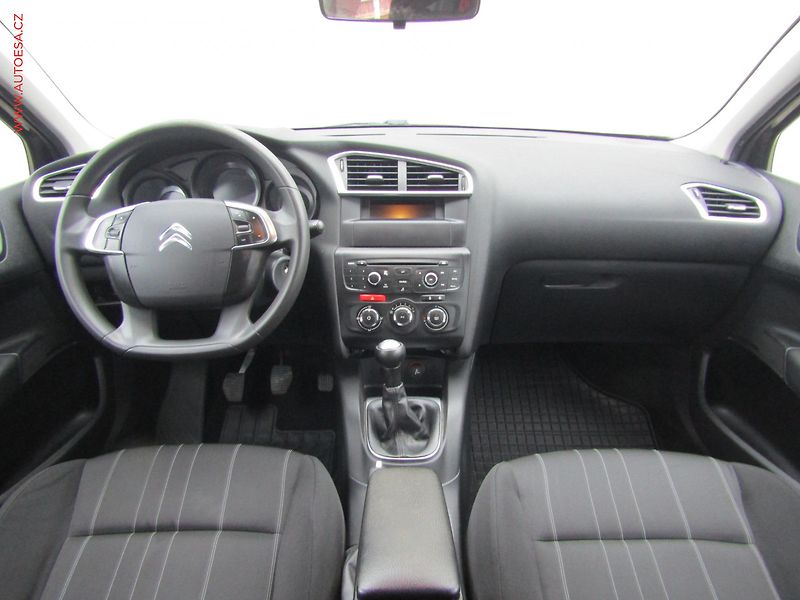 Citroën C4 (2011) 1.4i, ČR - fotka 8 z 15
