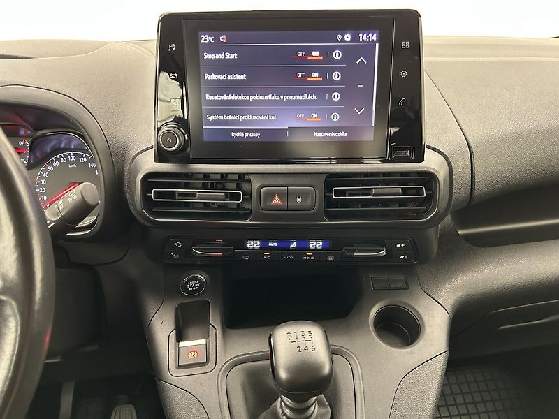 Opel Combo 1.2 Turbo Life L2H1 - fotka 18 z 32