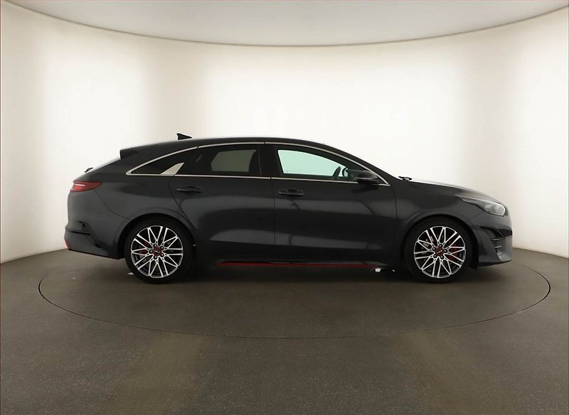 Kia Pro_Ceed (2022) GT 1.6 T-GDI - fotka 6 z 19