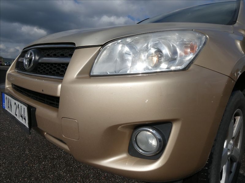Toyota RAV4 2,2 D-4D 110kW 4x4,ČR,2.majite - fotka 4 z 40