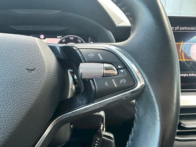 Škoda Scala (2021) 1.6 TDI 85kW Ambition - fotka 12 z 24