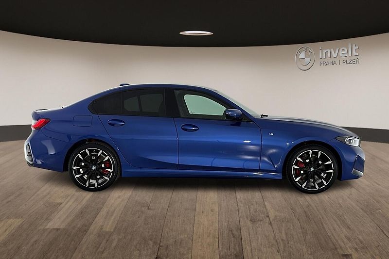 BMW Řada 3 330e xDrive - fotka 2 z 26