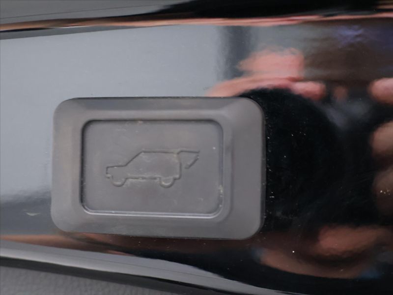 Toyota RAV4 2,5 Hybrid Black Edition 4WD e - fotka 11 z 34