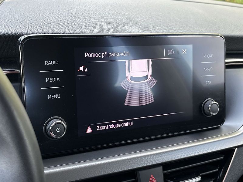 Škoda Kamiq (2023) 1.0 TSI Style - fotka 11 z 28
