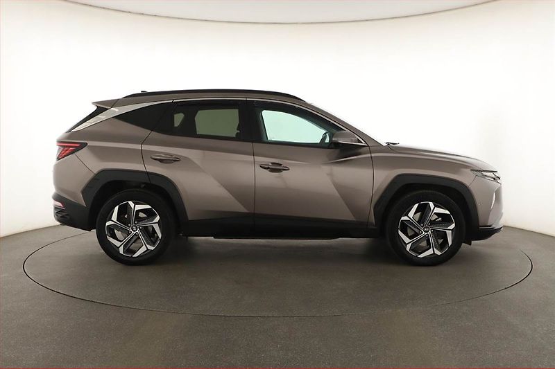 Hyundai Tucson (2021) Select 1.6 T-GDI 48V MHEV - fotka 6 z 30