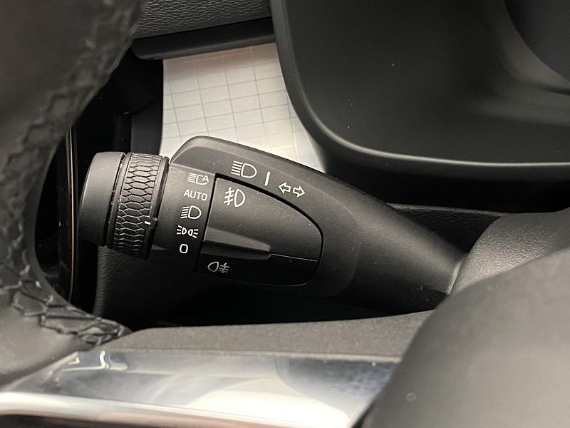 Volvo XC40 B4 DARK PLUS AUT  - fotka 22 z 56