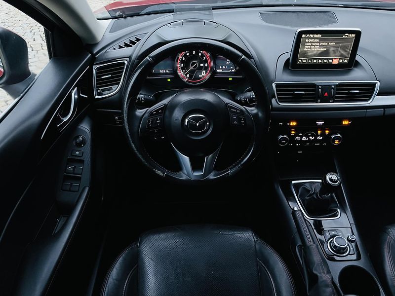 Mazda 3 2.0i MANUÁL SENZORY HEADUP LED - fotka 24 z 43