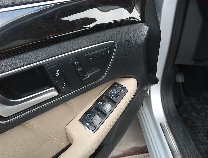 Mercedes-Benz Třídy E (2012) E 350 CDI 4MATIC, 4X4 - fotka 19 z 23