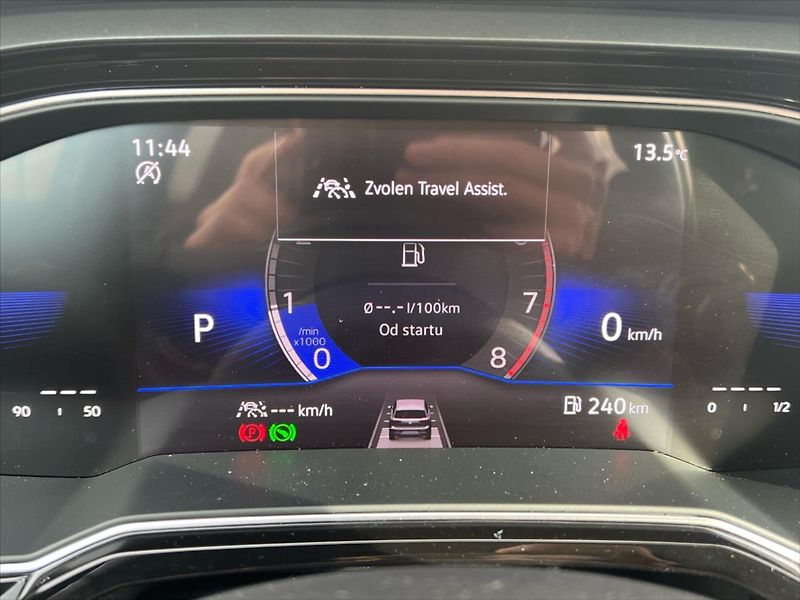 Volkswagen Polo 1,0 TSi 81kW 7DSG R-LINE - fotka 16 z 26