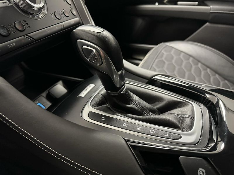 Ford Mondeo (2020) 2.0 187ps Hybrid ecvT VIGNALE - fotka 16 z 19