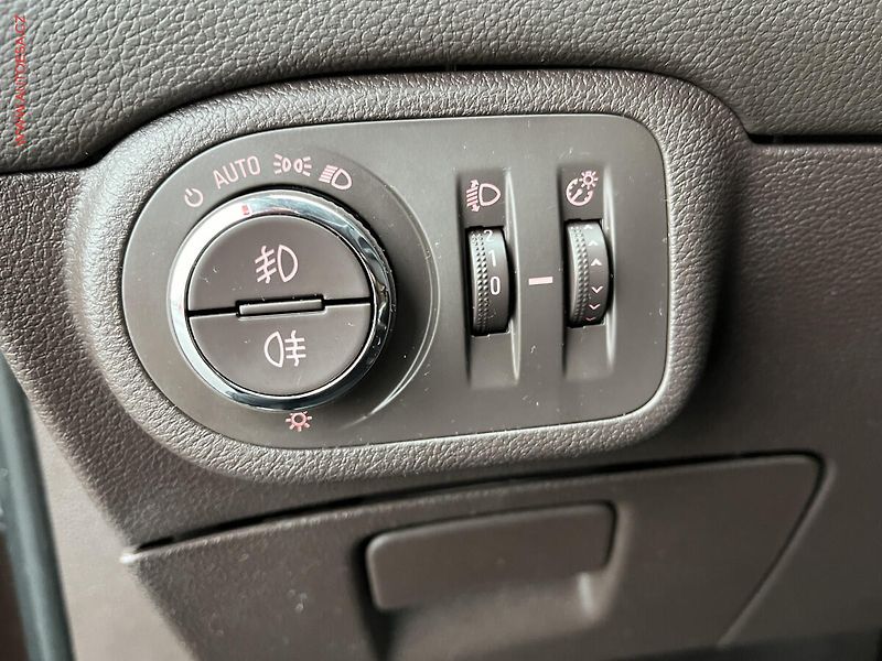 Opel Zafira (2016) 1.4T, ČR, AT, navi, park - fotka 22 z 24