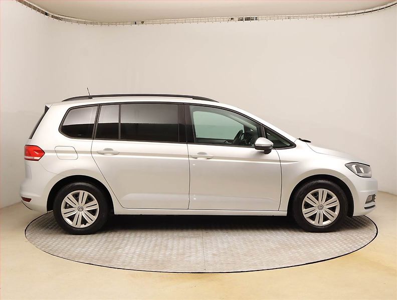 Volkswagen Touran (2018) Comfortline 1.6 TDI, Tempomat - fotka 6 z 17
