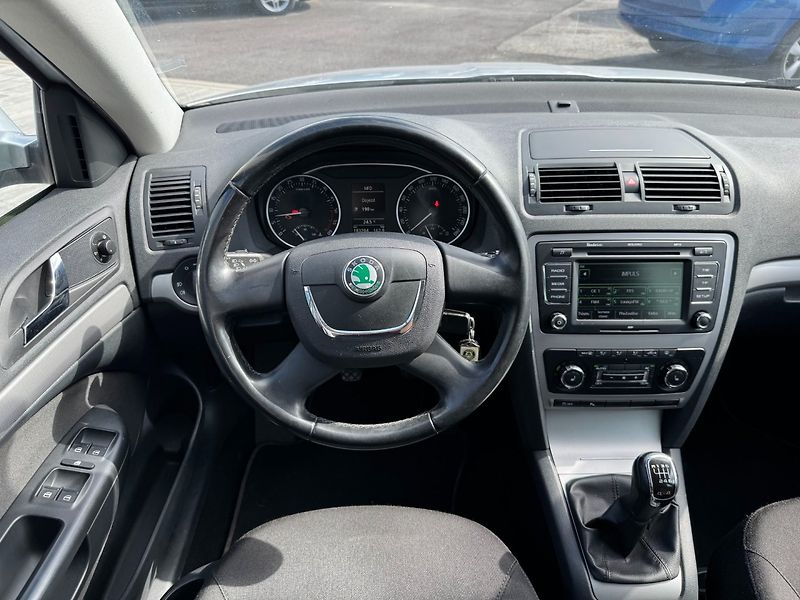 Škoda Octavia (2011) Elegance 2.0 TDI 4x4 103kW - fotka 14 z 36