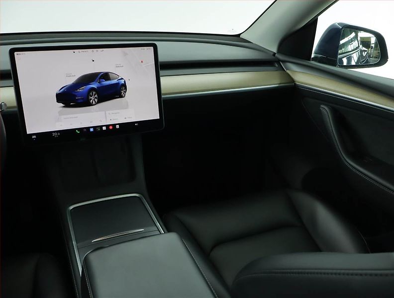Tesla Model Y (2022) Long Range AWD 79kWh, SoH 91% - fotka 8 z 21