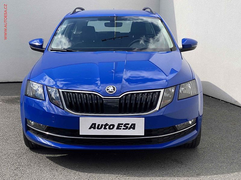 Škoda Octavia (2019) 1.6 TDi, Style, TZ, park - fotka 2 z 18