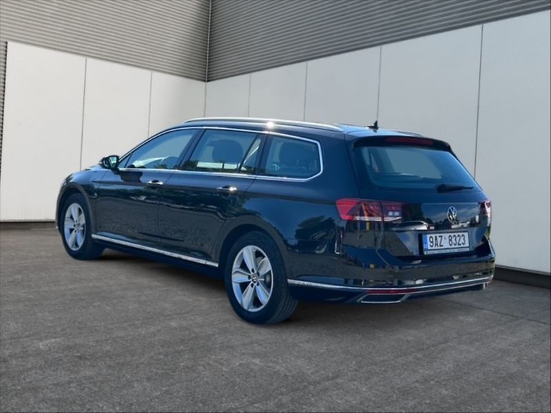 Volkswagen Passat 2,0 TDI Elegance DSG - fotka 4 z 11