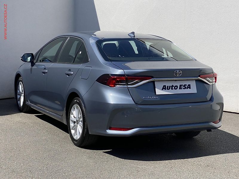 Toyota Corolla (2023) 1.5 VVT-i, 2.maj,ČR, Comfort - fotka 6 z 19