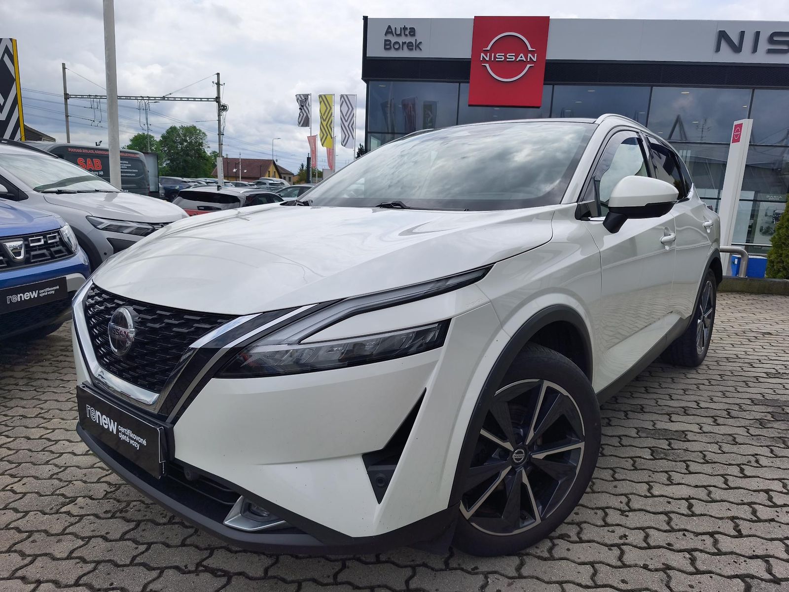 Nissan Qashqai 2021 ČR 1.3 DIG-T 116kW TEKNA+