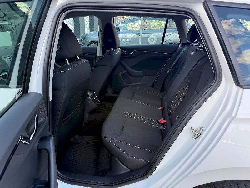 Škoda Kamiq (2022) 1.0 TSI 81 kW Ambition - fotka 8 z 21