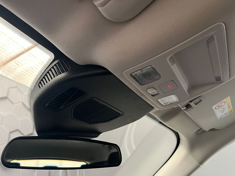 Ford Kuga 2.5 Duratec FHEV  COOL&CONNECT - fotka 33 z 65