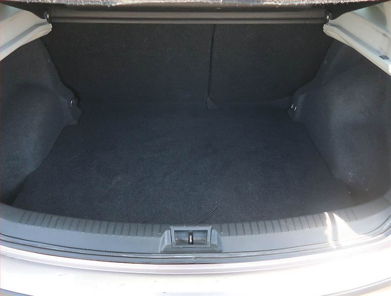 Nissan Qashqai (2012) 1.6 dCi, Serv.kniha, Navi - fotka 14 z 21