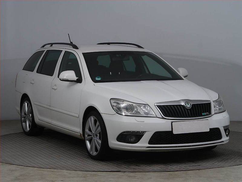 Škoda Octavia (2011) RS 2.0 TDI, Navi, Xenony - fotografie inzerátu