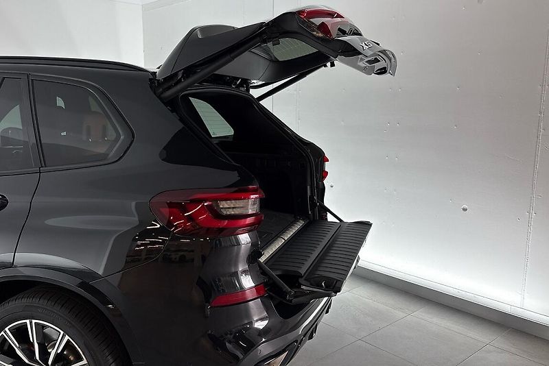 BMW X5 xDrive45e - fotka 6 z 26