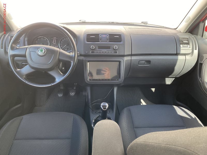Škoda Fabia (2011) 1.2TSI, ČR, Klima - fotka 8 z 15