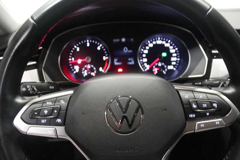 Volkswagen Passat (2023) 110kW, Tažné, Nezávislé topení - fotka 23 z 34