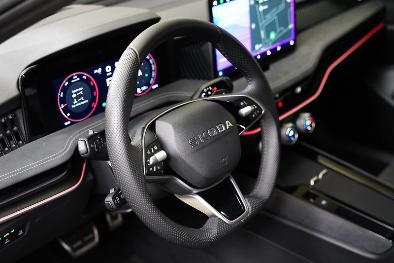 Škoda Superb - fotka 14 z 28