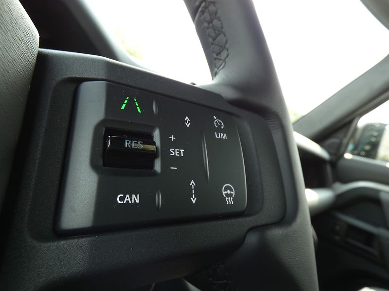 Land Rover Defender 110 4,4 OCTA P635 - fotka 21 z 48