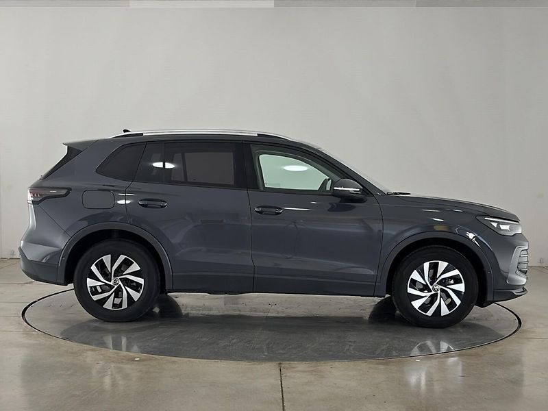 Volkswagen Tiguan People DSG - fotka 16 z 31