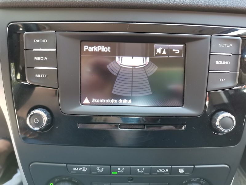 Škoda Yeti (2016) 1.2TSi 81kw AMB Tažné PDC - fotka 22 z 27