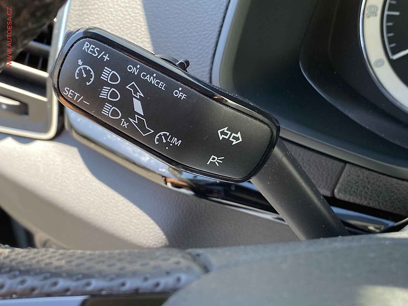 Škoda Karoq (2018) 1.0 TSi, Style, LED, kamera - fotka 13 z 18